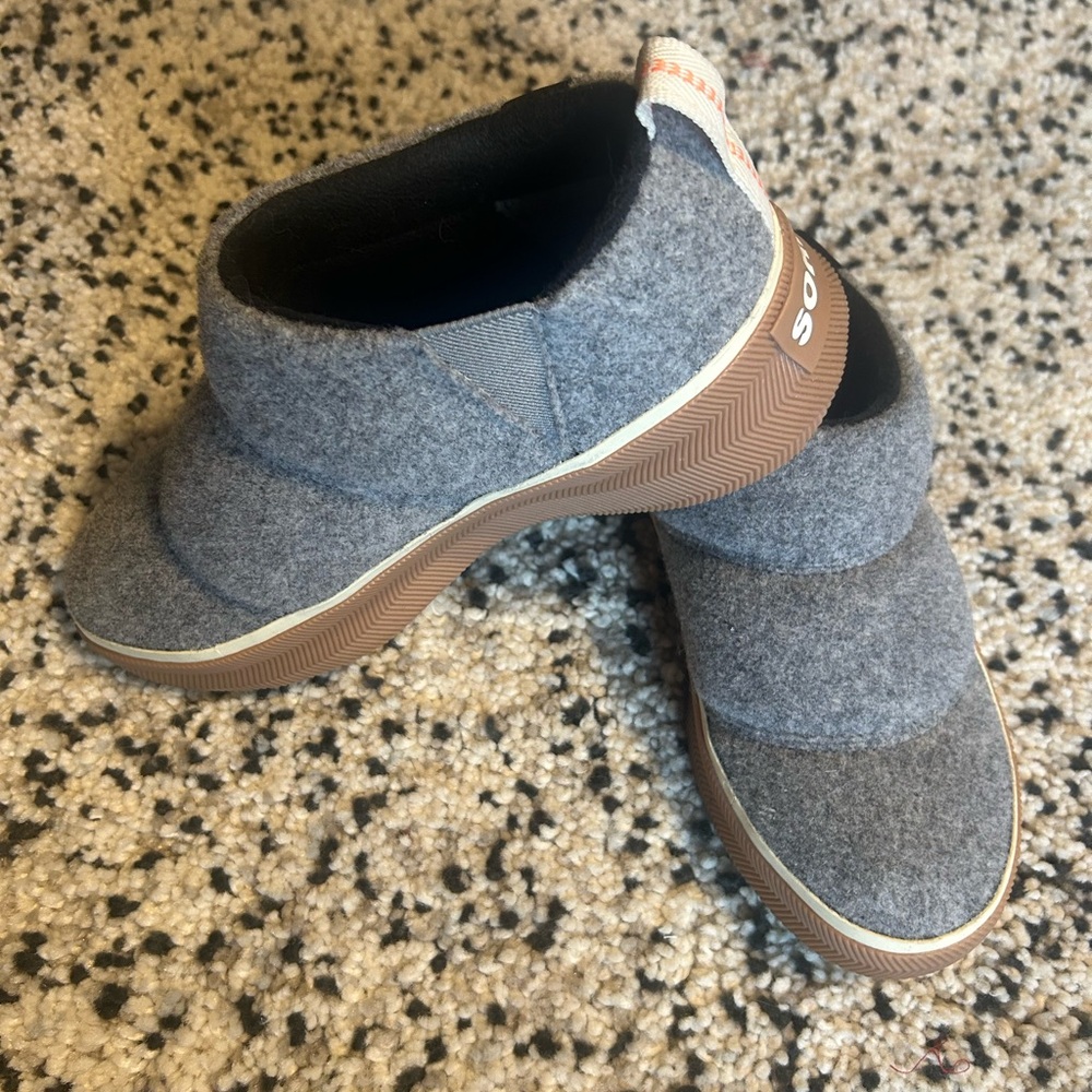 Sorel Gray Wool Slip-On Boots